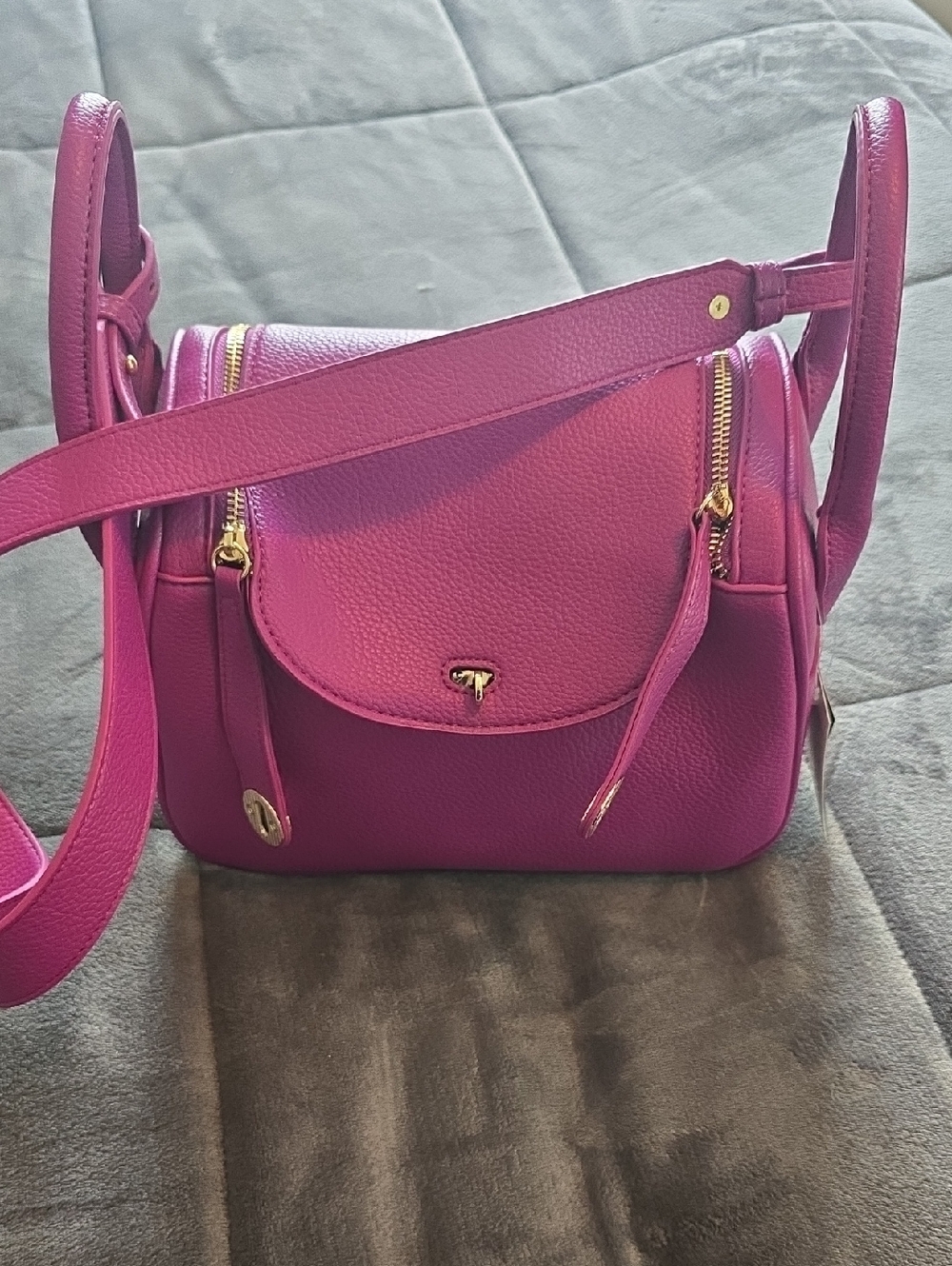 Vibrant Fuchsia Pebbled Crossbody Bag with Gold-Tone Hardware